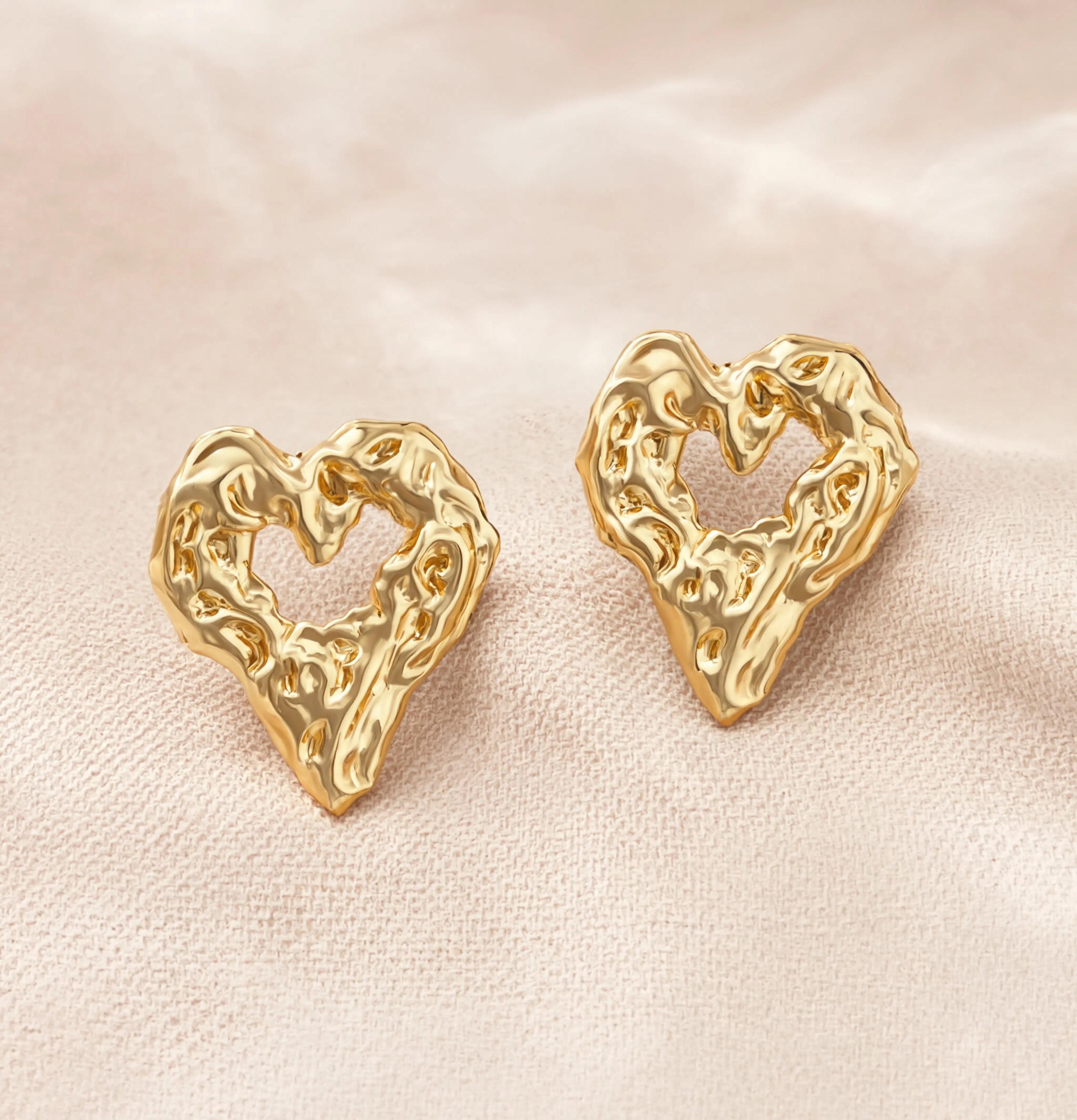 Amour Melt Studs
