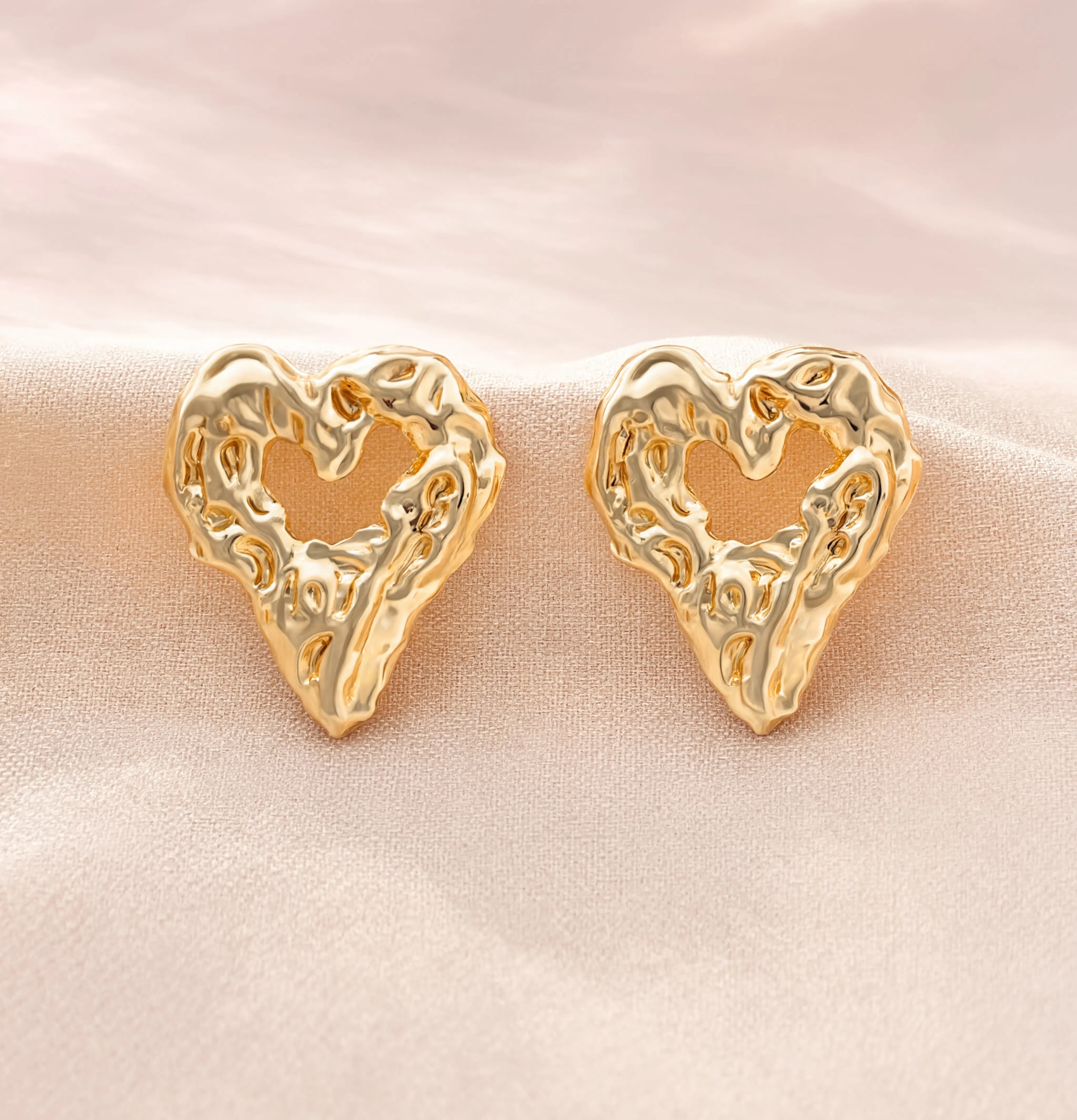 Amour Melt Studs